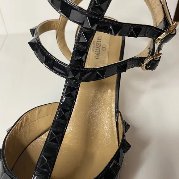 VALENTINO GARAVANI - Rockstud Caged 65 Black Patent Ankle Strap Pump - Picture 5 of 14